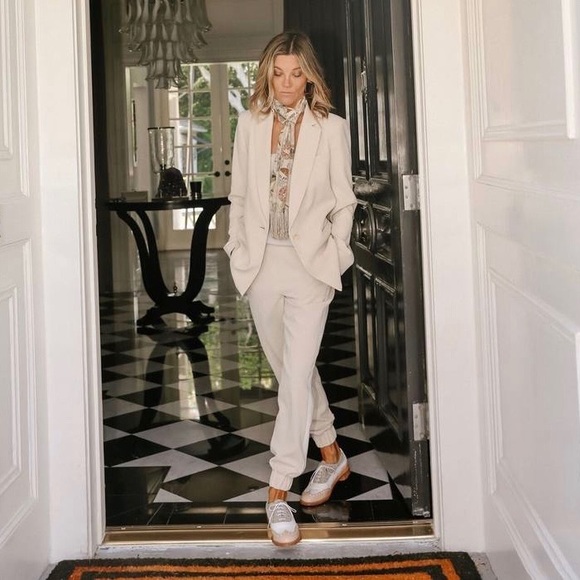 Meet your Posher, Tati - Picture 1 of 1